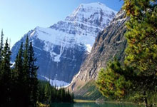 [天下足球]萨拉赫传射 利物浦主场战胜切尔西.